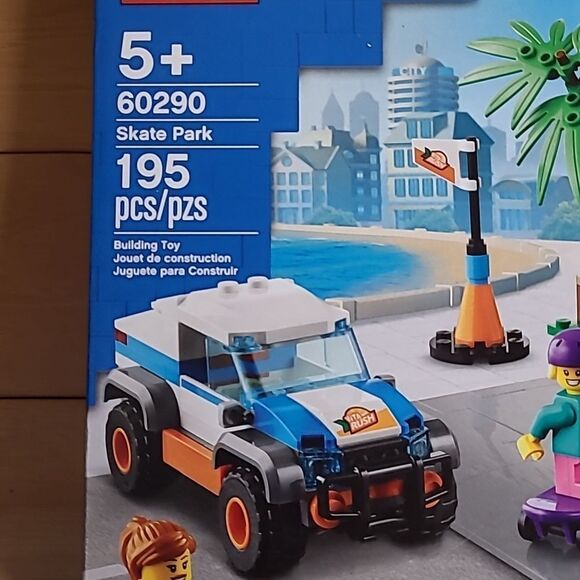 Lego City Skate Park Set 60290 Road Plate Skateboard Ramp - Picture 5 of 11